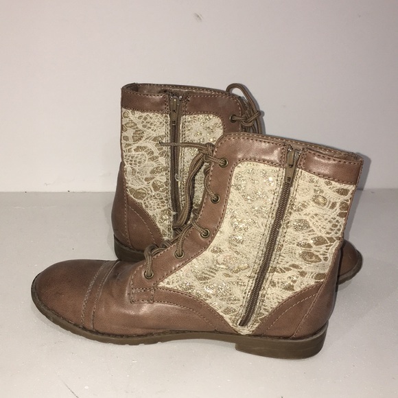 Boots - Picture 3 of 3